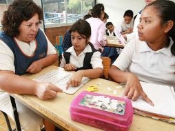 Cientos de profesores de educación primaria no han podido subir al sistema las calificaciones. ARCHIVO  /