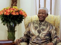 El estado de salud de Nelson Mandela podría ser un impedimento para que presencie la final del Mundial. ESPECIAL  /