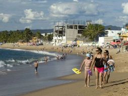 Un muestreo de la SSJ demostró que playas de Puerto Vallarta registraron niveles de enterococos por debajo de lo permitido. ARCHIVO  /