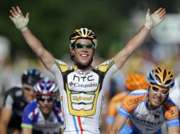 El británico Mark Cavendish se impuso en el primer lugar de la sexta etapa del Tour de Francia. AFP  /