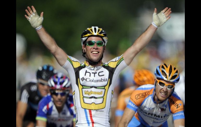 El británico Mark Cavendish se impuso en el primer lugar de la sexta etapa del Tour de Francia. AFP  /