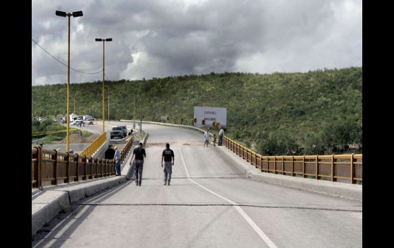 Las lluvias provocaron daños en puentes y caminos. NOTIMEX  /