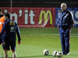 El entrenador Vicente del Bosque, durante un entrenamiento del la Selección española. AFP  /