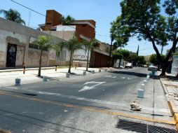 Los dueños de las calles dictan las nuevas leyes para el estacionamiento de los autos. A. GARCÍA  /