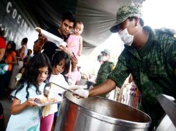 El Ejército Mexicano trabaja para llevar auxilio, alimentos y medicinas a miles de familias damnificadas. REUTERS  /