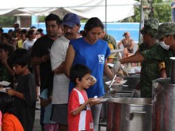 El Ejército Mexicano ha puesto en servicio cocinas comunitarias como parte del Plan DN-111-E. NTX  /