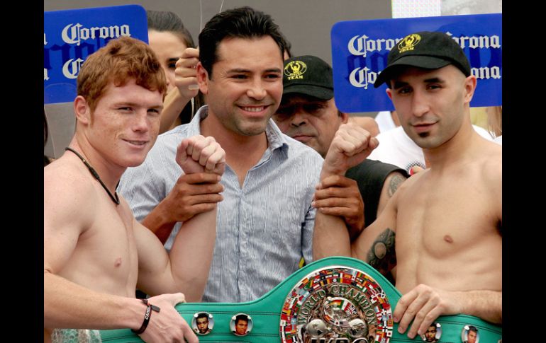 Aficionados ya ha vaticinan triunfo de 'Canelo'. AFP  /