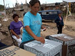 Llamó a los partidos PAN y de PRD a abandonar actitudes al margen de la ley. ESPECIAL  /