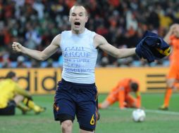 Andrés Iniesta celabra el gol del triunfo ante Holanda. AFP  /