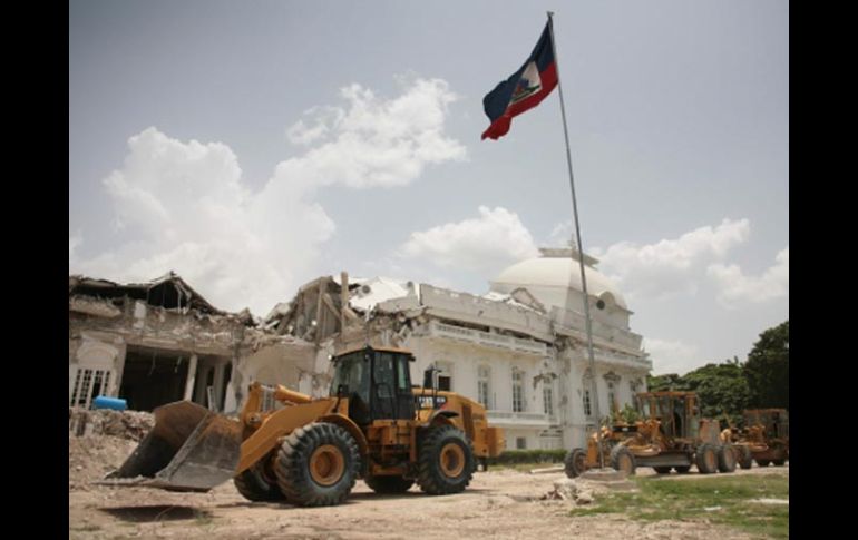 Haitianos reclaman que el dinero prometido se invierta en proyectos concretos y reconstrucción. EFE  /