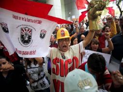 Integrantes del SME se manifestaron en las instalaciones de la Secretaria del Trabajo. EL UNIVERSAL  /