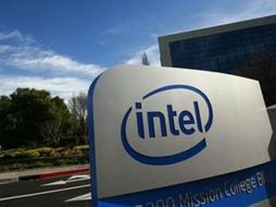 Las ventas de Intel sumaron 10 mil 800 millones de dólares en tres meses. REUTERS  /