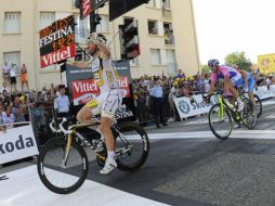 Mark Cavendish festeja su victoria en la undécima etapa del Tour de Francia. AFP  /