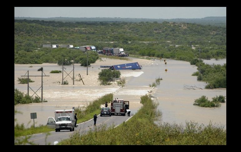 Carreteras de la entidad estuvieron cerradas por las inundaciones. EFE  /