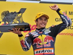 El español Marc Márquez celebra su victoria en el Gran Premio de Alemania de 125cc. EFE  /