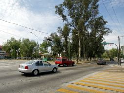 Aspecto de la avenida Lázaro Cárdenas en su cruce con la calle San Ignacio donde se pretende construir uno de los nodos viales. ARCHIVO  /