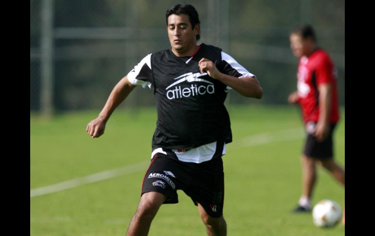 Alfredo Moreno druante el entrenamiento en Atlas Colomos. E. PACHECO  /