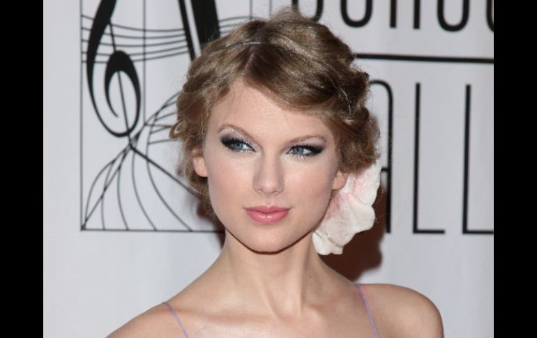 Taylor Swyft debutó en 2006 y su primer disco ha vendido 4.8 millones de copias. AP  /