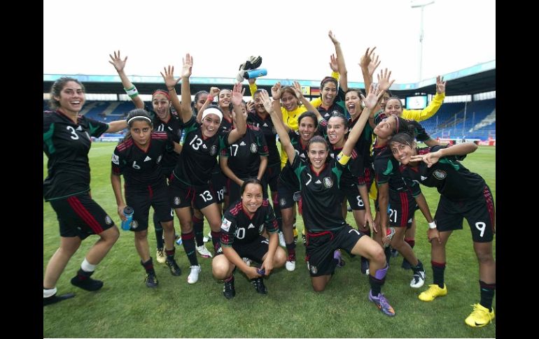 Las jugadoras mexicanas festejan su victoria ante la Selección de Nigeria. MEXSPOT  /