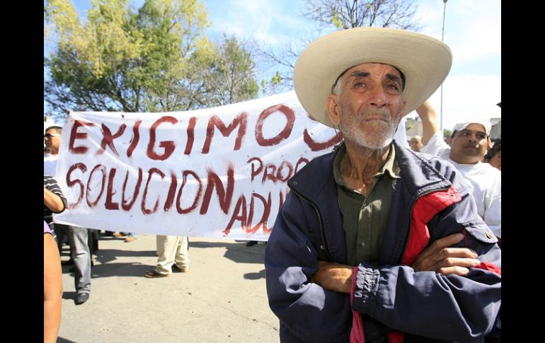 Los adultos mayores exigían un pago trimestral por mil 500 pesos. EL INFORMADOR  A. GARCÍA  /