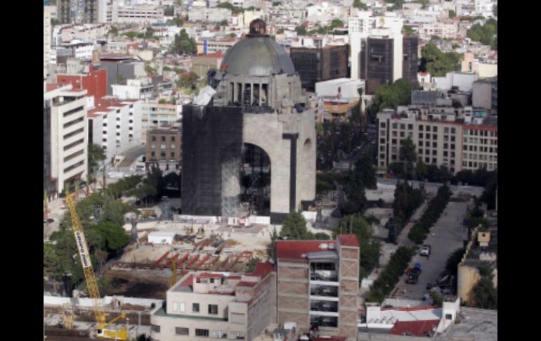 Los principales monumentos alusivos al Centenario y Bicentenario están siendo restaurados de cara a los festejos. NTX  /