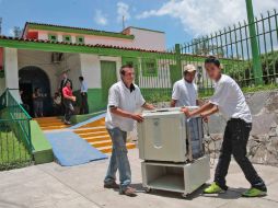 Entre los bienes embargados se encuentran materiales de oficina, computadoras y vehículos, entre otros. S. NÚÑEZ  /