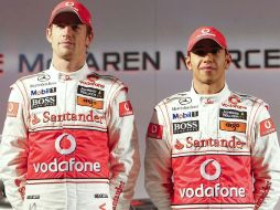 Button y Hamilton, están probando con su equipo McLaren un nuevo difusor en el sistema de escape. ESPECIAL  /