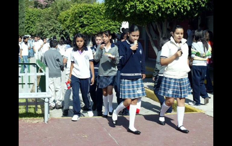 Los resultados en las pruebas académicas a nivel secundaria han sido desalentadoras, especialmente en tercer grado. ARCHIVO  /