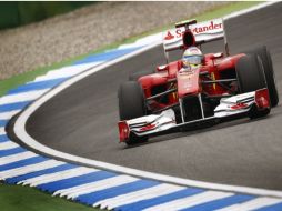 El piloto español Fernando Alonso durante la segunda práctica en el circuito de Hockenheim. REUTERS  /