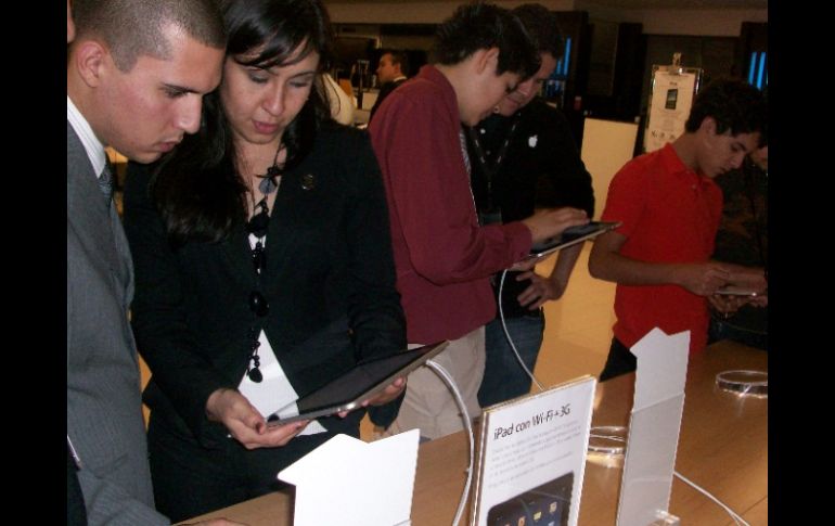 El iPad se puede adquirir en las principales ciudades de México a partir de hoy. E ESPARZA  /