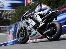 El español Jorge Lorenzo toma una curva en el circuito de Laguna Seca, California. EFE  /