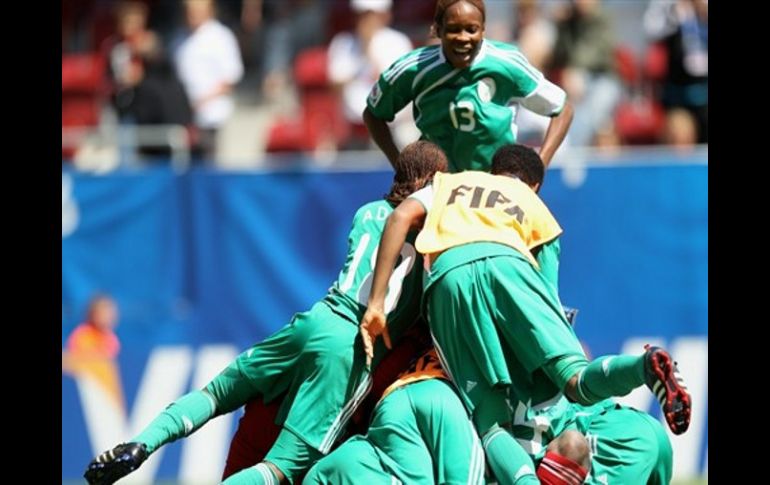 Las jugadoras de Nigeria festejan su triunfo en el Mundial de Alemania. FIFA.COM  /