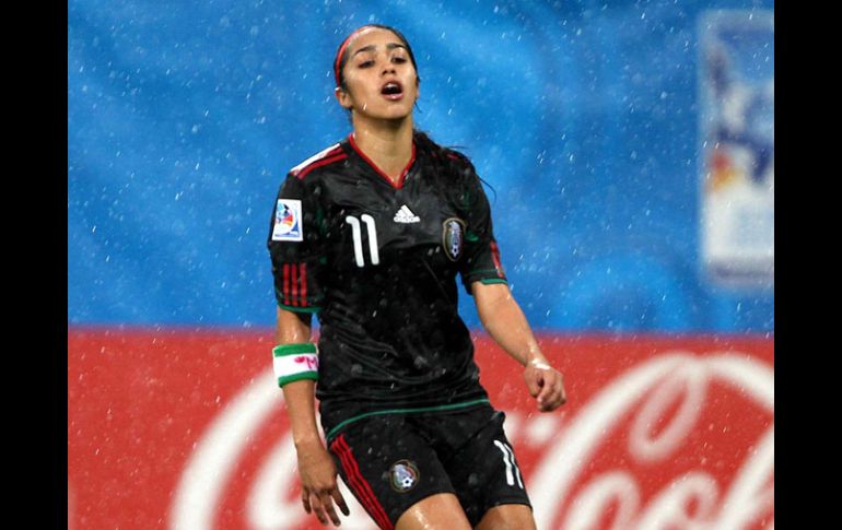 La delantera Renae Cuellar lamenta la eliminación del equipo mexicano. MEXSPORT  /