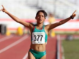 Marisol Romero celebra la obtención de la medalla de oro en Mayagüez. MEXSPORT  /