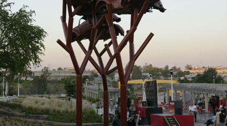 La escultura Bosque In-móvil fue elegida en la primera Bienal Internacional de Escultura Guadalajara. E. BARRERA  /