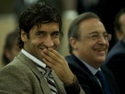 Raúl González y el presidente del Real Madrid, Florentino Pérez. GETTY IMAGES SPORT  /