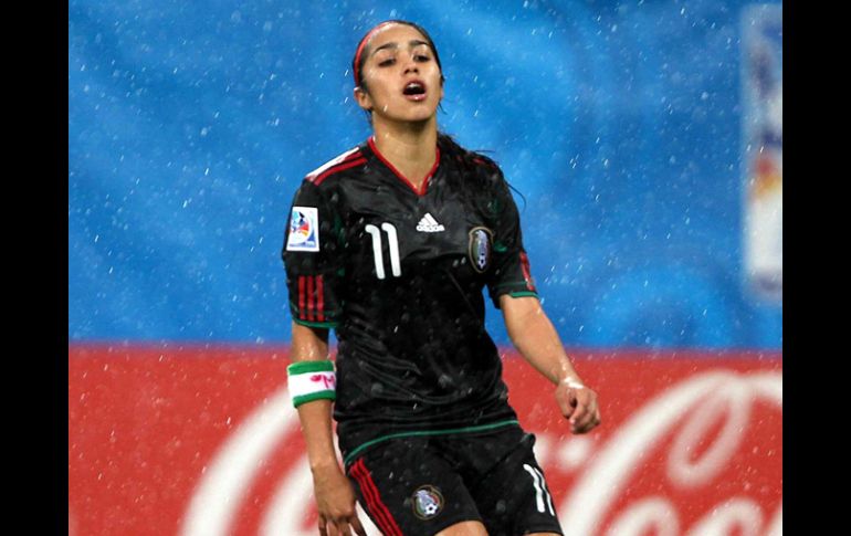 La delantera Renae Cuéllar lamenta fallar una ocasión de gol para México. MEXSPORT  /