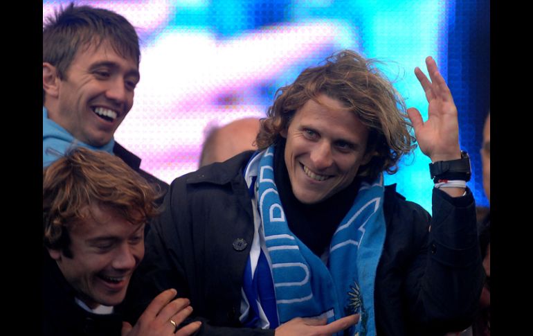 Forlán (der) también ganó el 'Balón de Oro' en el Mundial de Sudáfrica 2010. GETTY IMAGES SPORT  /