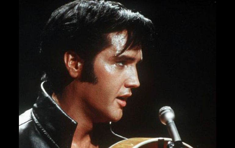 Presley murió de problemas cardíacos tras tomar un cóctel de fármacos el 16 de agosto de 1977. AP  /