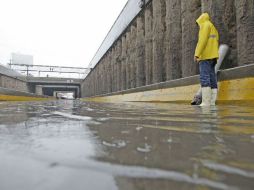 En la imagen, el paso a desnivel de San Agustín, que ya se había inundado en el 2010. ARCHIVO  /