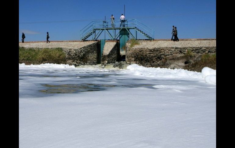 Situaciones como las descargas de empresas en el Río Santiago, se pueden solucionar por la vía del diálogo, según Hesselink. ARCHIVO  /