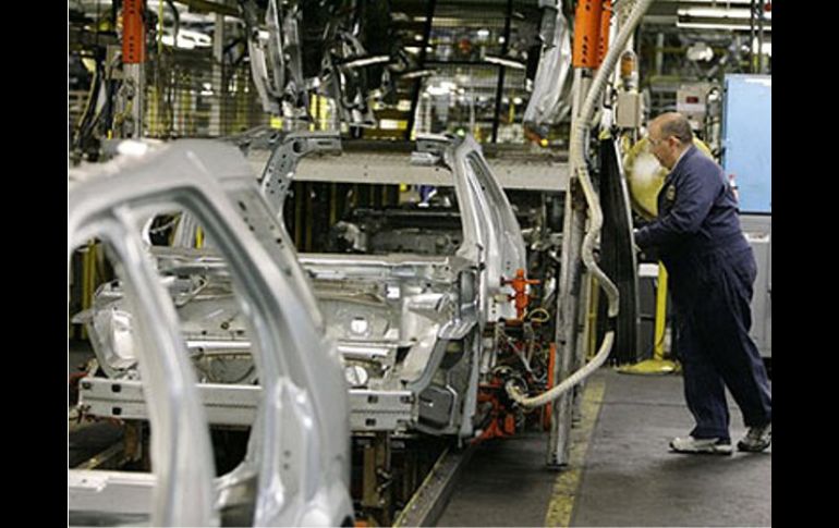 El fabricante nipón planea comenzar a ensamblar el Micra, conocido como March en su mercado local. ARCHIVO  /