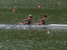 Las mexicana Analicia Ramírez (izq.) y Lila Pérez consiguen la medalla de oro. EFE  /