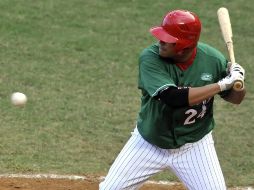 Jorge Guzmán participó hoy en el triunfo mexicano de la semifinal contra Puerto Rico. EFE  /