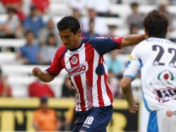 El jugador de Chivas Alberto Medina asegura que concretarán en su visita a Chile. MEXSPORT  /