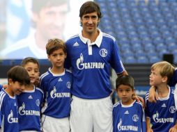 Rául González durante su presentación en Alemania. EFE  /