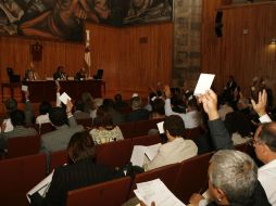 Aspecto de la sesión del Consejo General Universitario donde se aprueban recursos extraordinarios para la UdeG. M. FREYRÍA  /