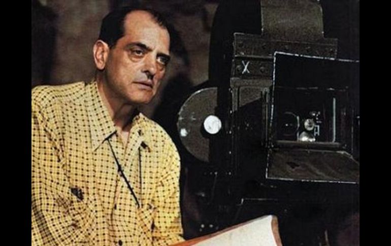 Luis Buñuel colaboró con muchos artistas mexicanos, murió en la Ciudad de México en 1983. ESPECIAL  /