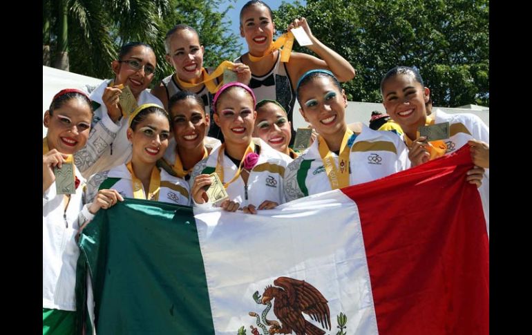 El equipo mexicano de nado sincronizado se colgó el oro en Mayagüez. MEXSPORT  /