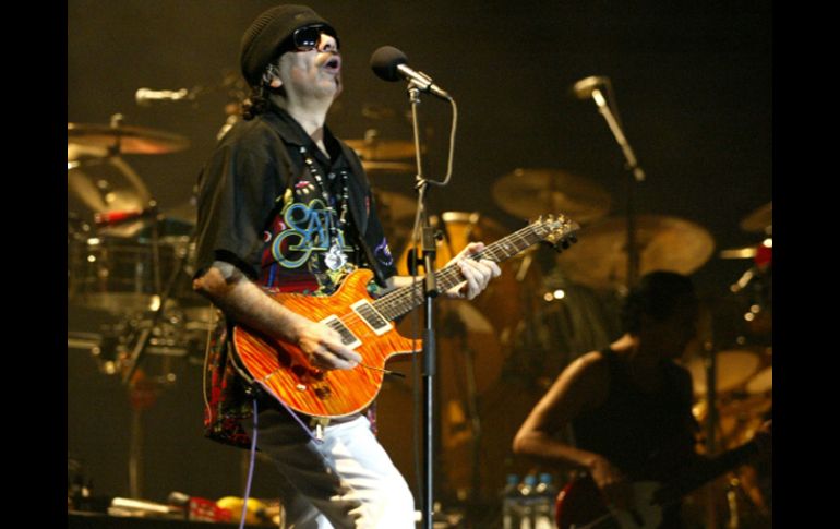 El nuevo albúm de Santana contará con la participación de diversos artistas. ARCHIVO INFORMADOR  /